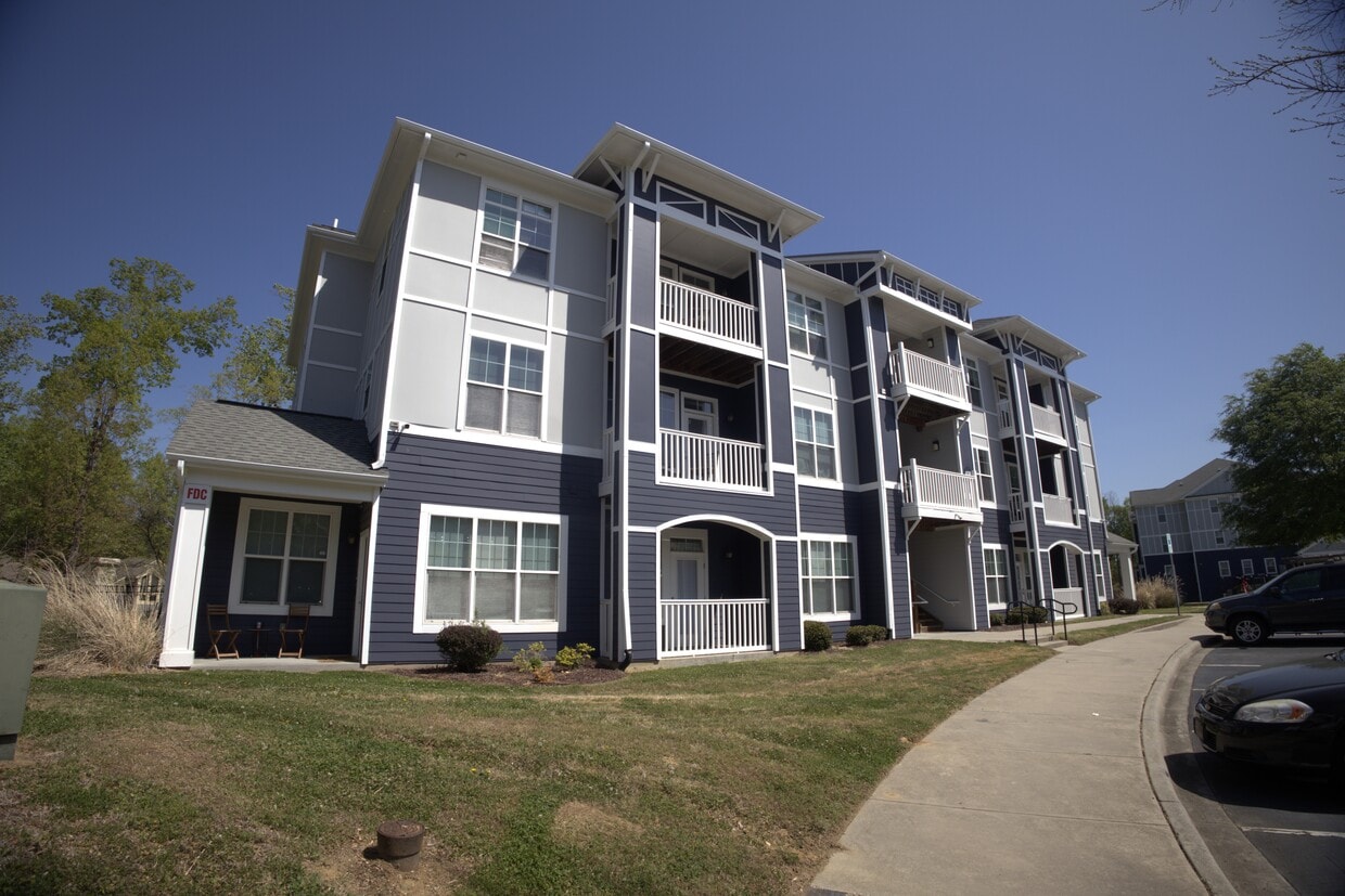 Walden Station Apts - Walden Station Apts