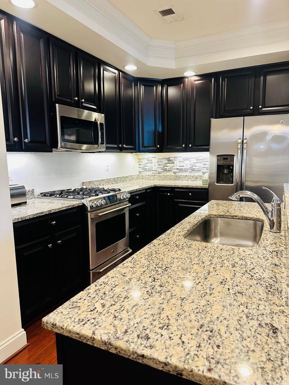 Foto del edificio - 452 Exchange Avenue