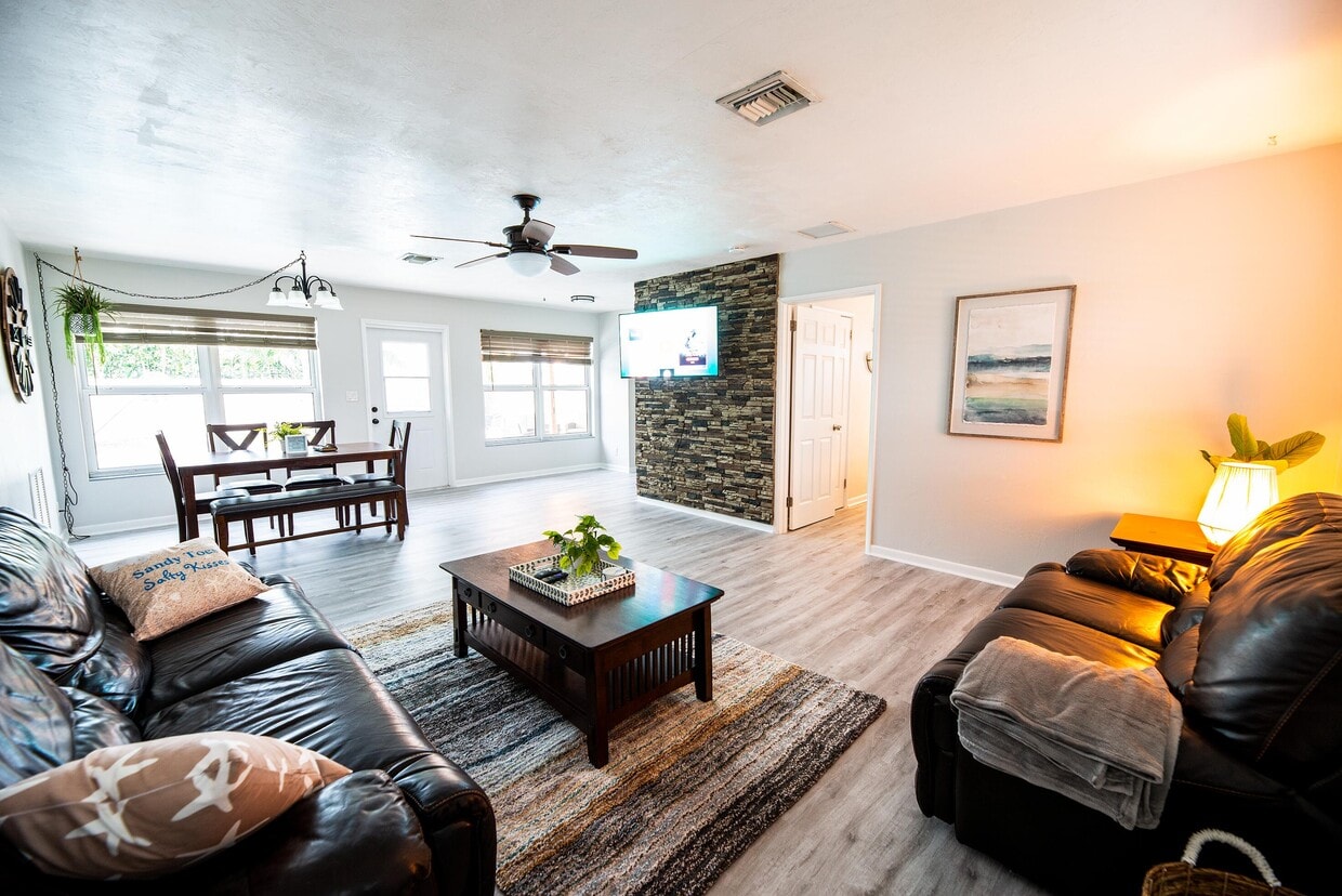 1413 Crest Dr, Lake Worth, FL 33461 House for Rent in Lake Worth, FL