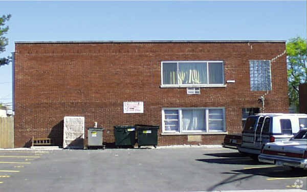 Building Photo - 10500 Crown Rd
