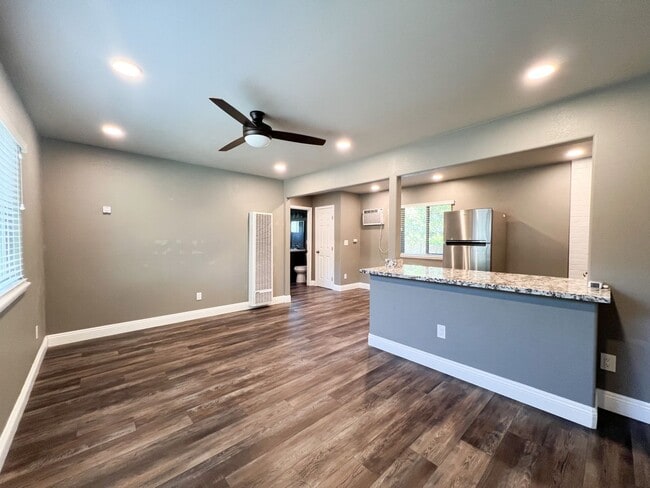 Building Photo - Remodeled 1 Bed, 1 Bath Apt Near McKinley ...