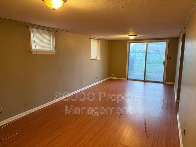 Building Photo - 9307 Ballentine St