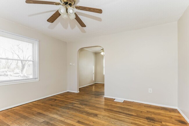 Foto del edificio - 1344-1346-1346 E Cedarview Dr