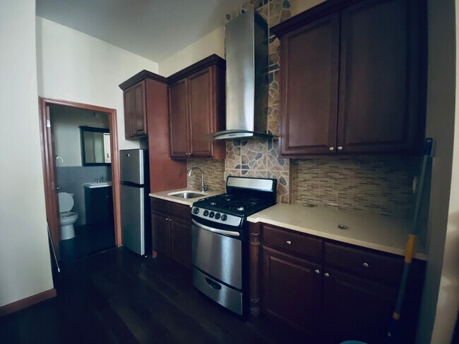 Foto del edificio - 163 Chestnut Ave