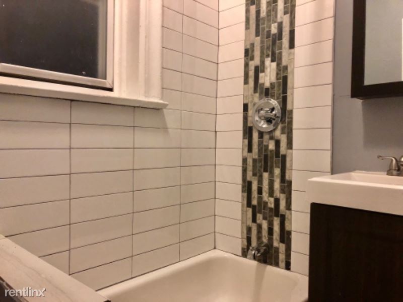 Foto del edificio - 1 br, 1 bath Apartment - 663 AVE A 14 Unit 14