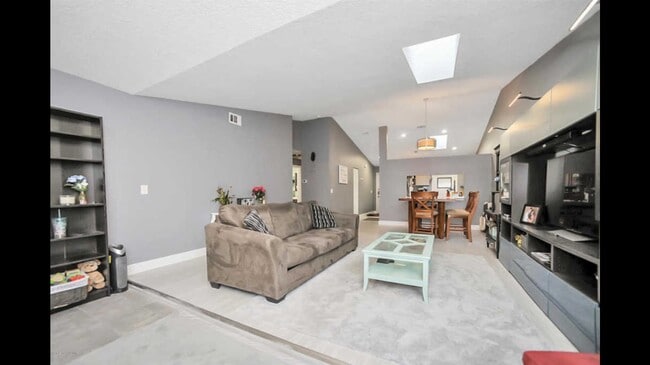 Building Photo - 3687 Driftwood Dr