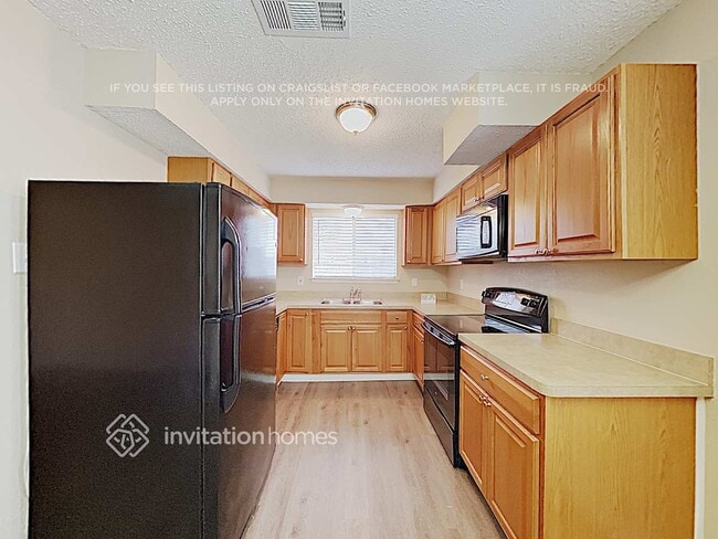 Building Photo - 841 Apple Valley Dr