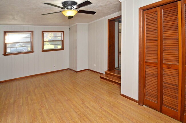 Foto del edificio - 3 BR Home in Madison Heights Available Immediately