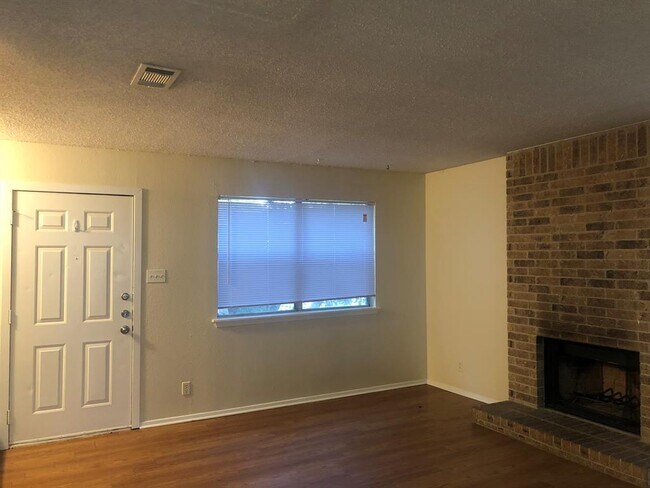 Building Photo - 3308 Dunliegh Dr
