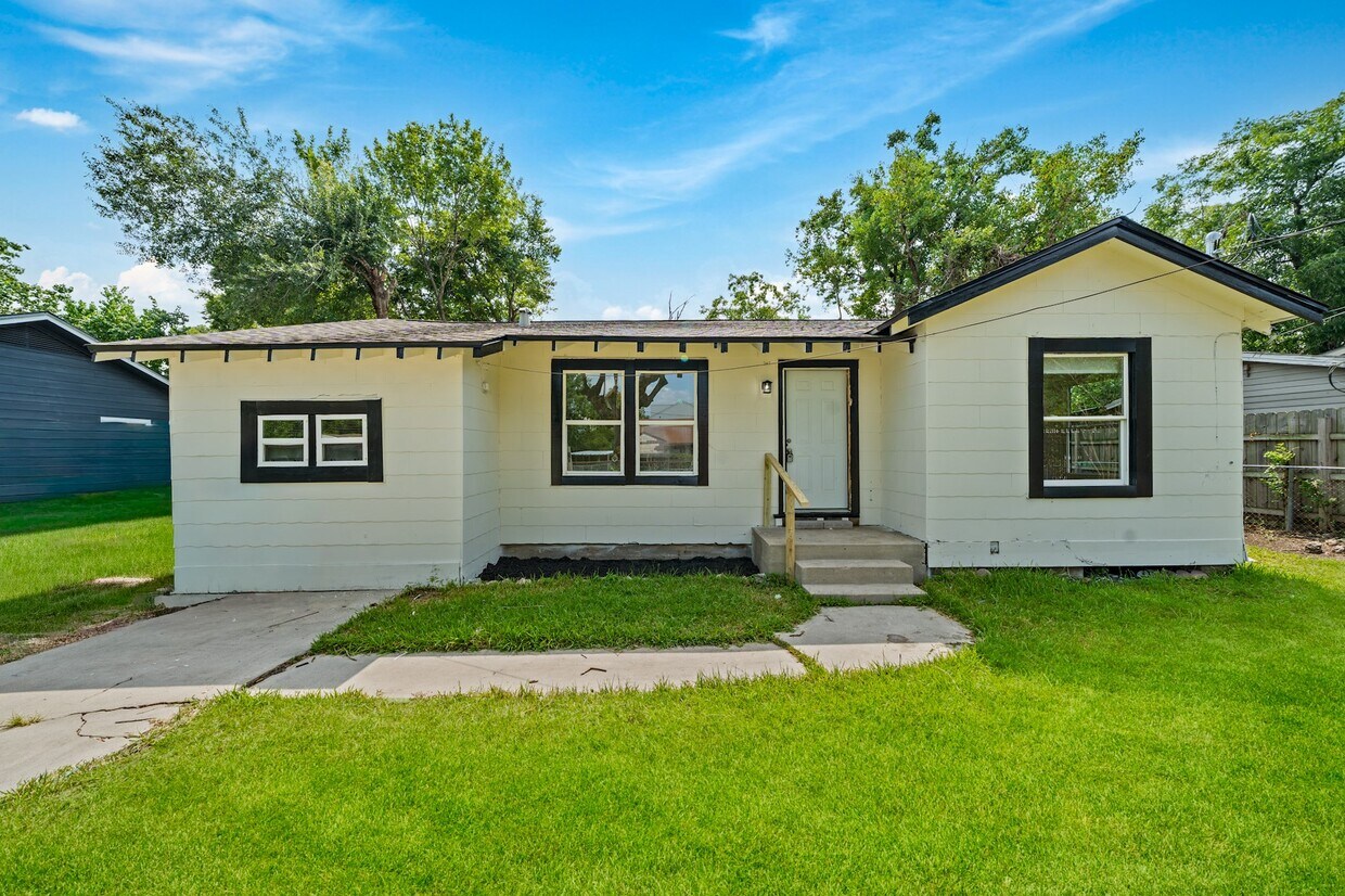 Primary Photo - 7121 Sidney St