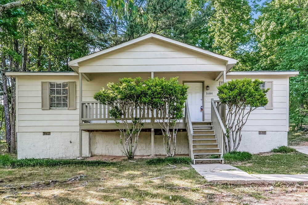Foto principal - 1684 Brewster Rd