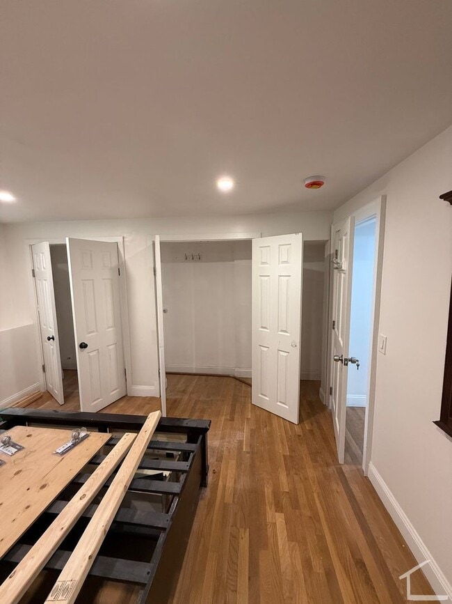 Foto del edificio - Renovated 3-bed/1.5 Bath with Heat/HW Incl