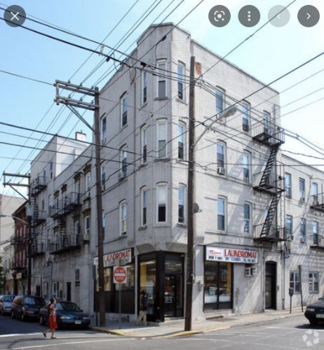 Primary Photo - 323 37th St
