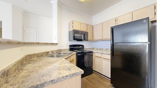 Interior Photo - Colonnade