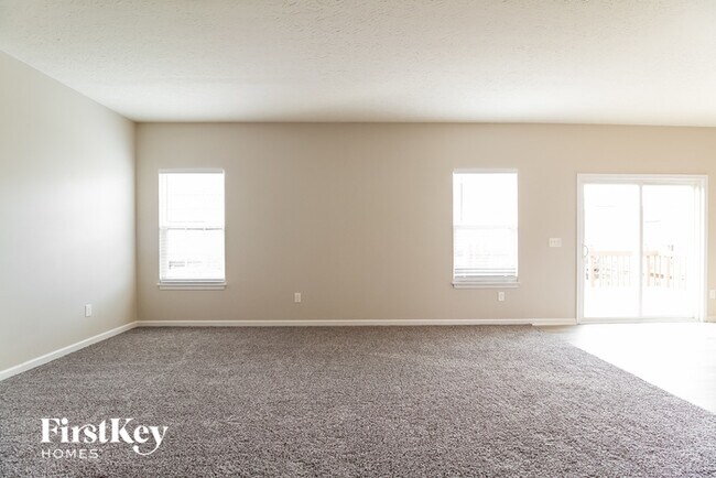 Building Photo - 5591 Shetland Ct