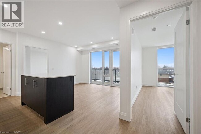 Building Photo - 410 Westhaven St