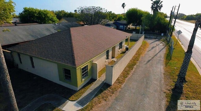 Building Photo - 23919 Ellie Ln