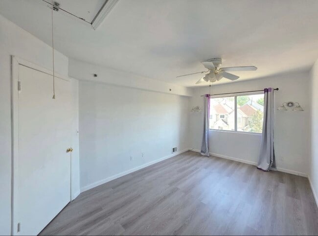 Building Photo - 20 Tappen Ct