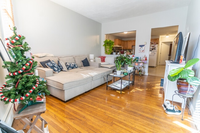 Foto del edificio - 130 Emerson St