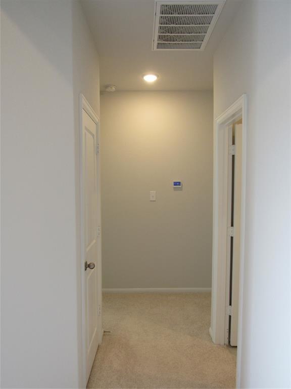 Building Photo - 834 Summer Vlg Wy