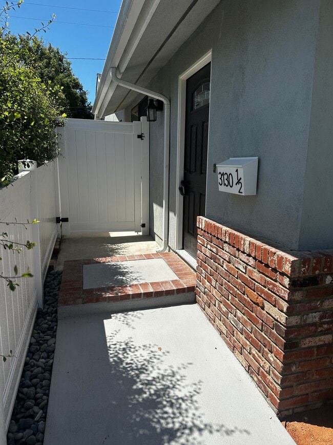 Foto del edificio - 3130 Corby Ave