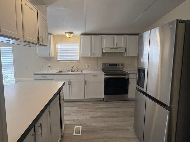 Foto del edificio - 4bath/2bath Mobile Home in Bay Hills Commu...