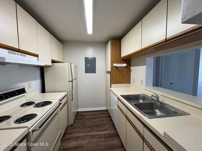 Foto del edificio - 7667 N Wickham Rd