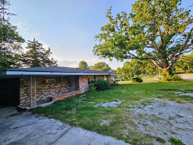 Foto del edificio - 359 Glenwood Dr