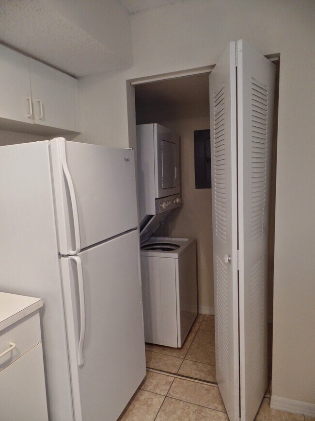 Foto del edificio - 3844 Lyons Rd