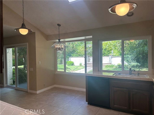 Foto del edificio - 20639 Círculo Loma