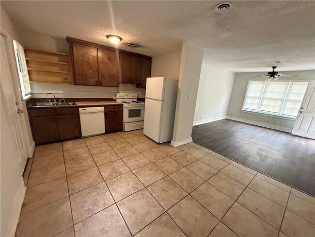 Foto del edificio - 1352 W Gulf Field Dr