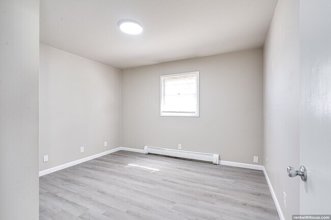 Building Photo - 1214 Mt Vernon St