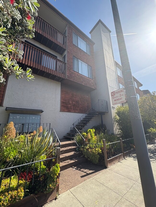 Building Photo - 380 Monterey Blvd
