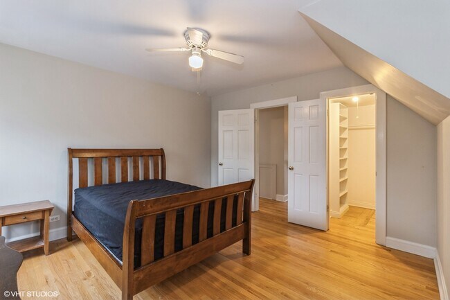 Foto del edificio - 4844 W Berwyn Ave