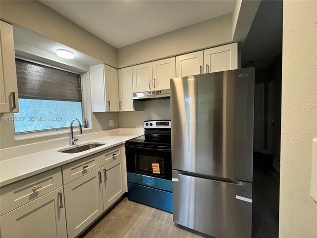 Building Photo - 4317 NE 21st Ave