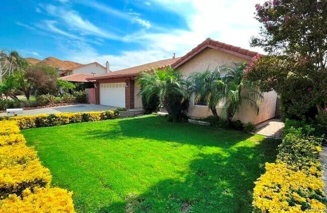 Foto del edificio - 13338 Canyon Ridge Ln