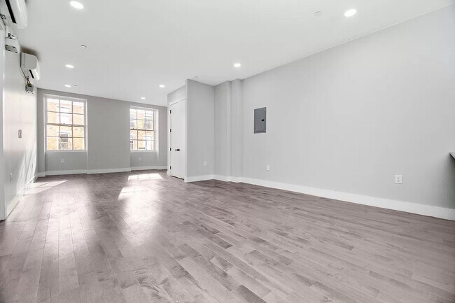 Building Photo - 20 Saint Marks Place