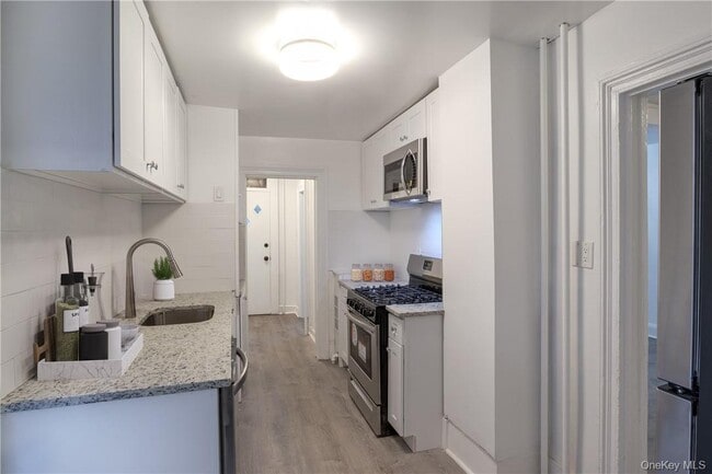 Building Photo - 35 White Ave