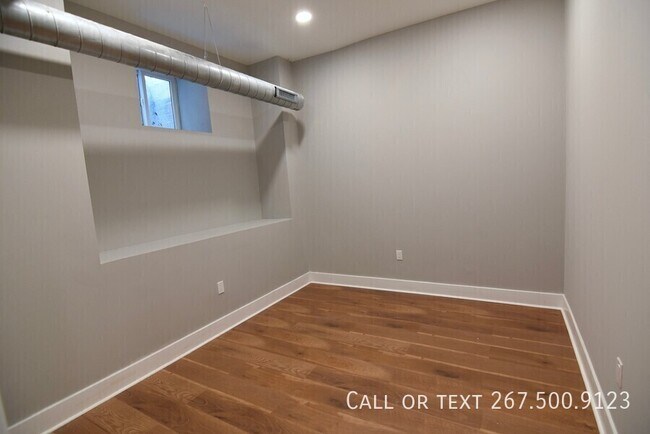 Foto del edificio - 1523 W Girard Ave
