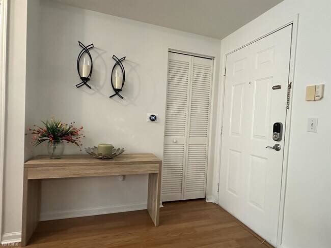 Foto del edificio - 2 br, 2 bath Condo - 720 S Sapodilla Ave A...