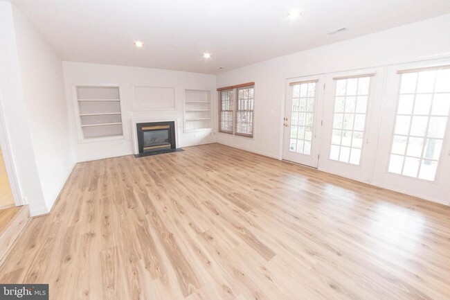 Building Photo - 13308 Sunny Brooke Pl