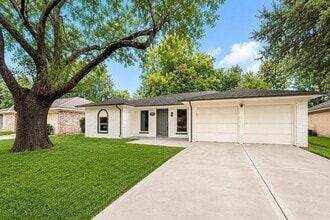 Building Photo - 13619 Elm Ct