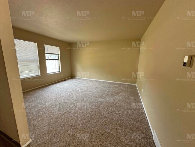 Foto del edificio - 3412 Worwick Dr