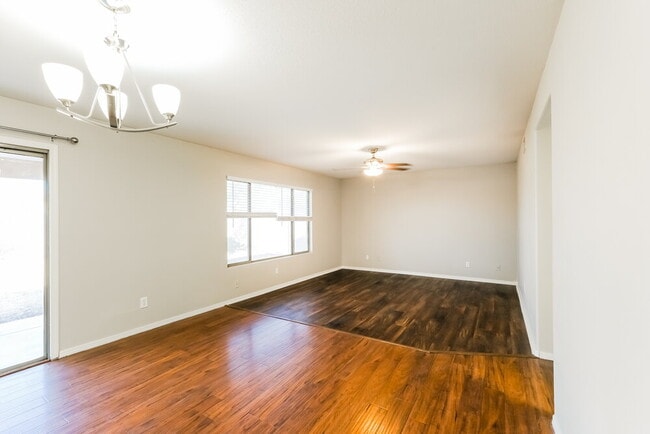 Building Photo - 3802 N 104th Ave