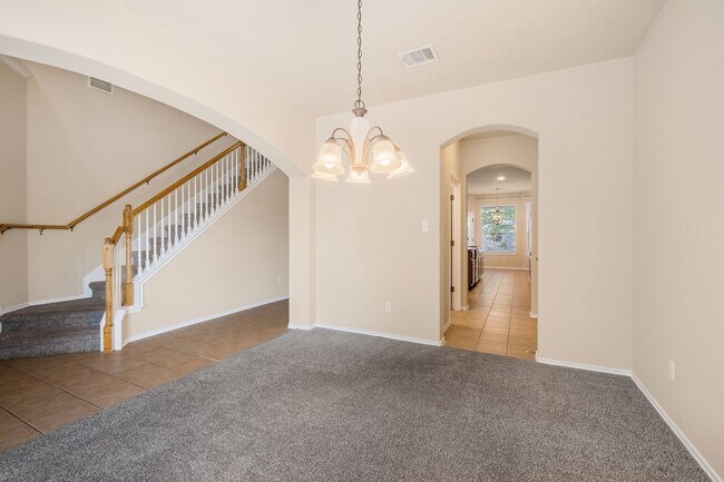 Foto del edificio - Stylish 3-Bedroom, 2.5-Bath Home in Prime ...