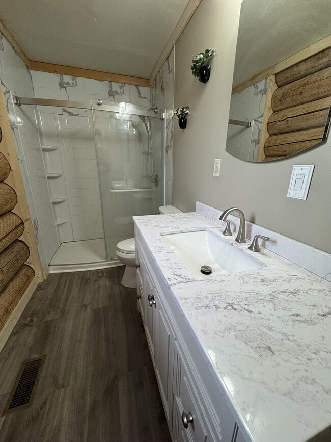 Building Photo - 324 5th Ave S