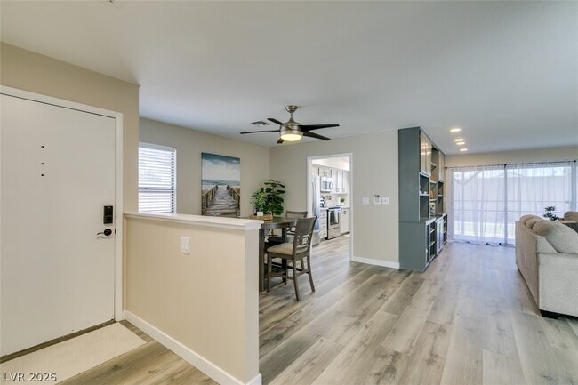 Foto del edificio - 2587 Swan Ln