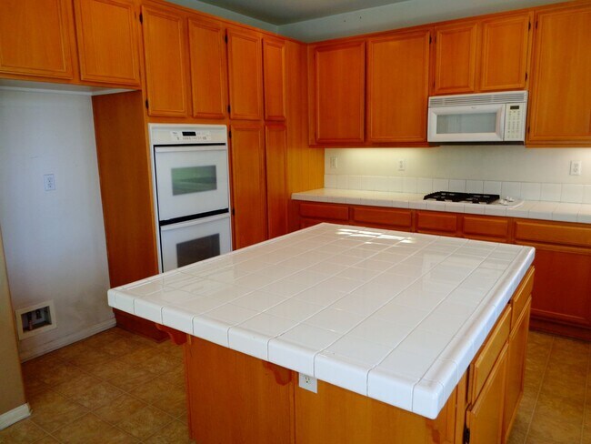 Foto del edificio - 1551 N Poconos Cir