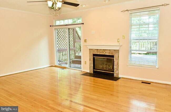Foto del edificio - 7005 Cradlerock Farm Ct