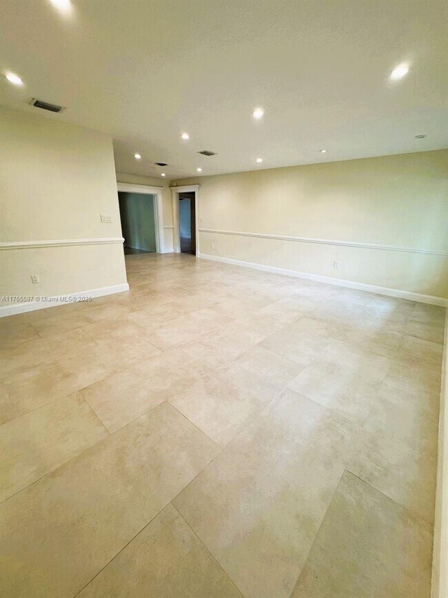 Foto del edificio - 8870 SW 86th St